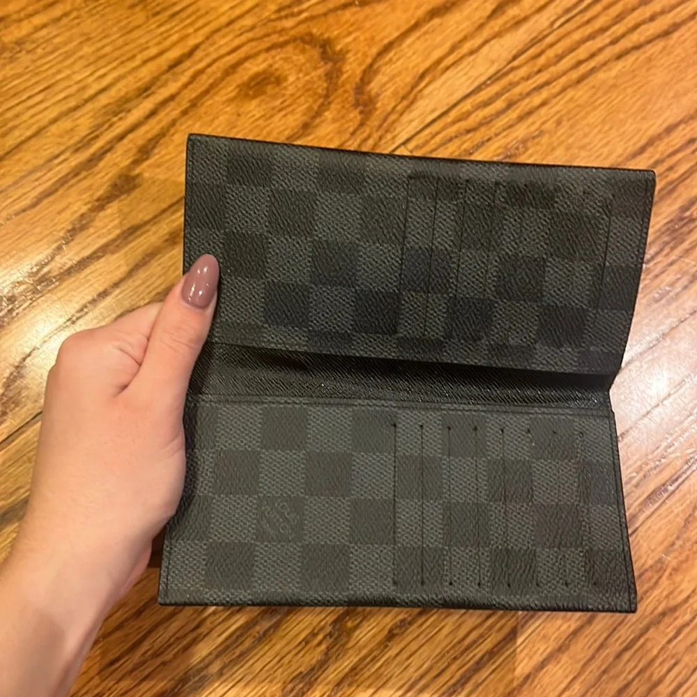 Louis Vuitton Men’s Brazza Black/Grey Checkerboard Wallet - Picture 4 of 5